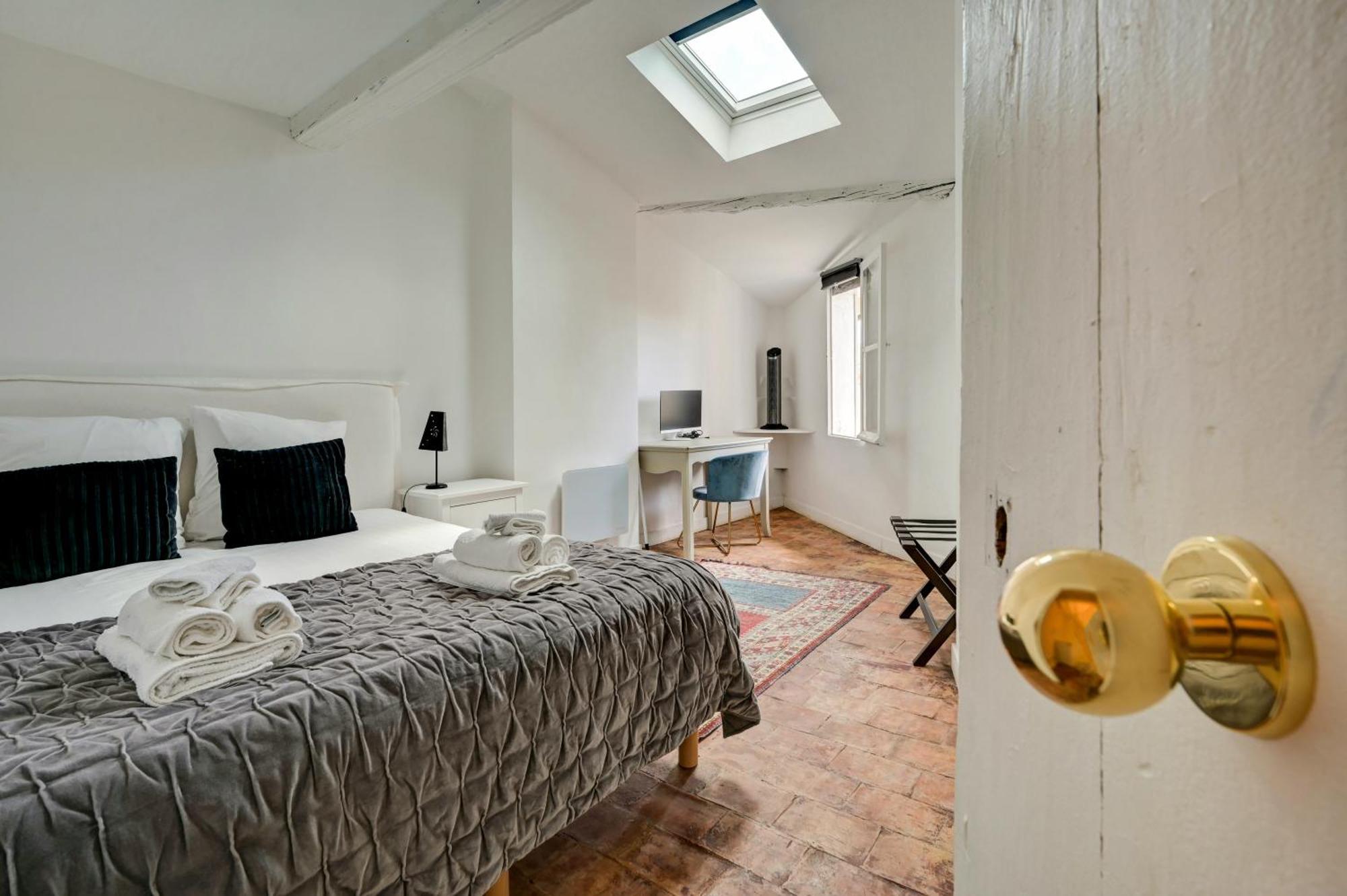 Les Suites De Montigny Aix-en-Provence Rom bilde